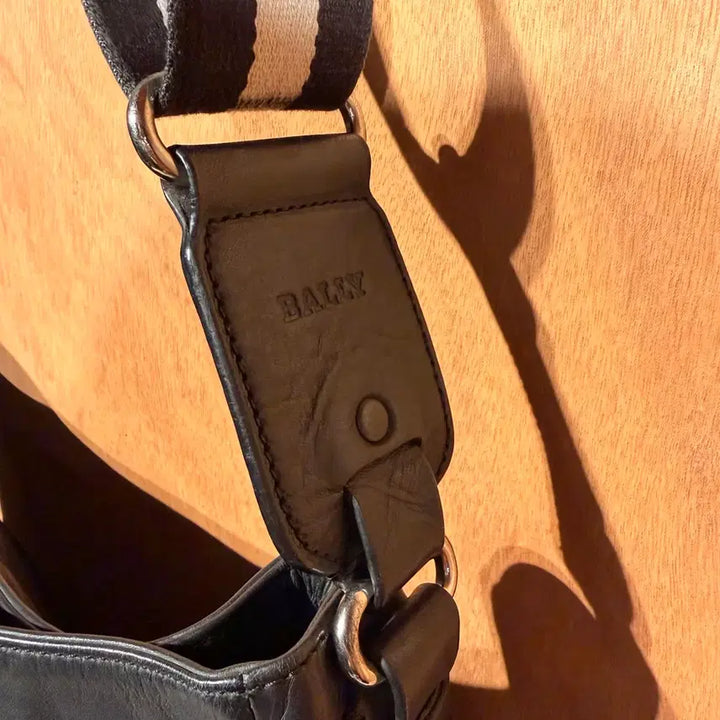 [BUNJANG] Bally Cowhide Leather Crossbody Bag / BALLY 발리 카우레더 크로스백