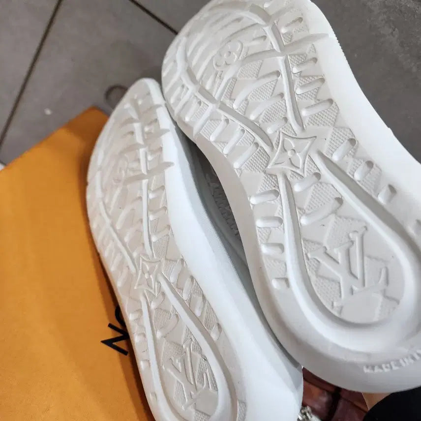 [BUNJANG] Louis Vuitton Show Up Sneakers / 루이비통 쇼 업 스니커즈 6.5