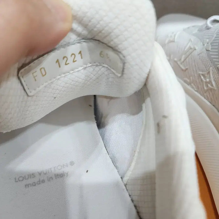[BUNJANG] Louis Vuitton Show Up Sneakers / 루이비통 쇼 업 스니커즈 6.5