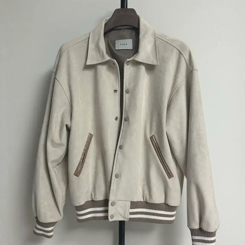 [BUNJANG] P.IN.O Varsity Suede Jacket Ivory / 피인오(P.IN.O) 바씨티 스웨이드 자켓
