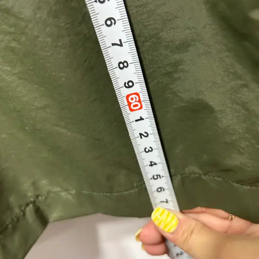 [BUNJANG] Khaki Hooded Windbreaker Jacket M / 카키색 후드 바람막이 점퍼 M