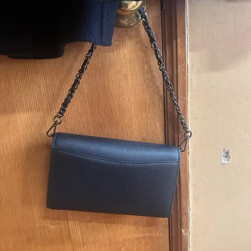 [BUNJANG] Esquire Chain Mini Crossbody Bag / 에스콰이아 체인 미니 크로스백 블랙