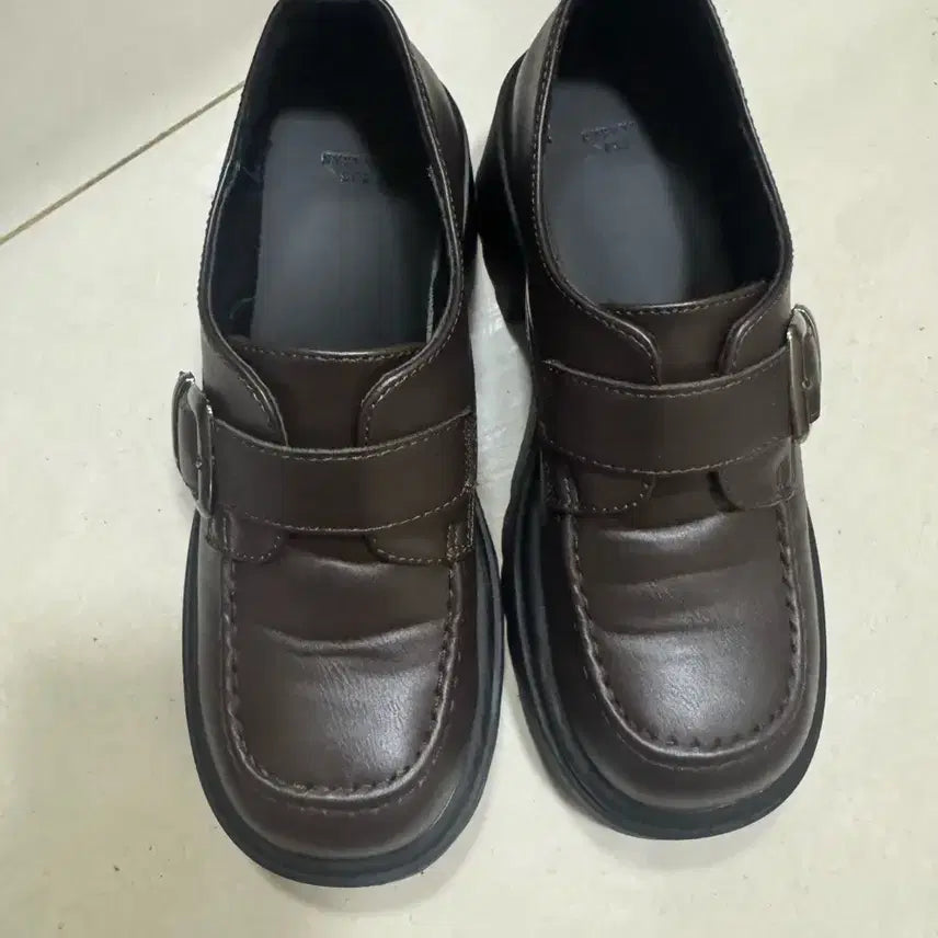 [BUNJANG] Chakhan Gudu Buckle Platform Loafers / 착한구두 버클 플랫폼 로퍼 여성옥스퍼드화 가을여성신발 통굽신발