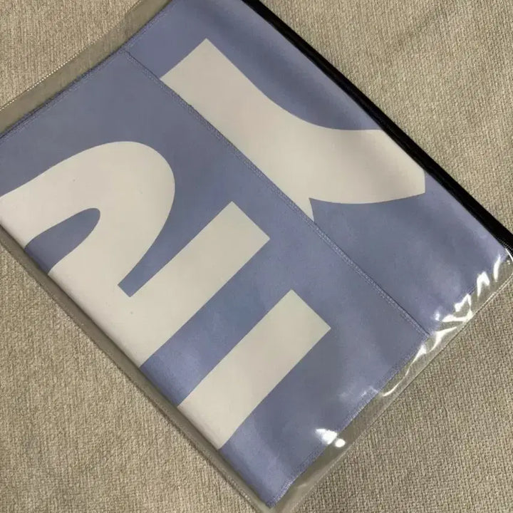 [BUNJANG] Sion Slogan &amp; Photocard Holder Bundle / 시온 슬로건 / 포카홀더 덤 제공