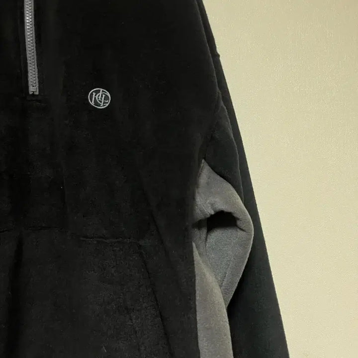 [BUNJANG] Oversized Colorblock Embroidered Half-Zip Fleece Zip-Up / 오버핏 배색 자수 반집업 후리스 집업 스트링
