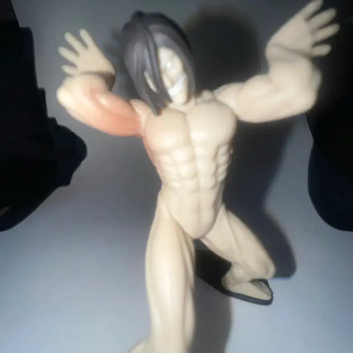 [BUNJANG] Attack on Titan Eren Jaeger Gacha Smartphone Stand / 진격의 거인 에렌 가챠 스마트폰 거치대