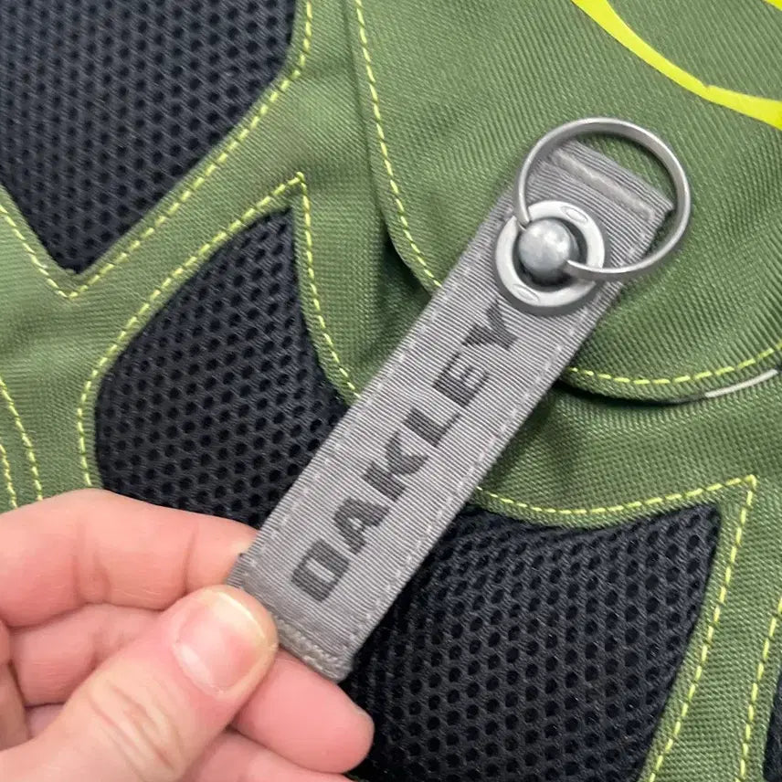 [BUNJANG] Oakley Recode Pin Y2K Vintage Backpack Khaki / [OS] 00s 오클리 리코드 핀 카키 Y2K 빈티지 백팩 가방