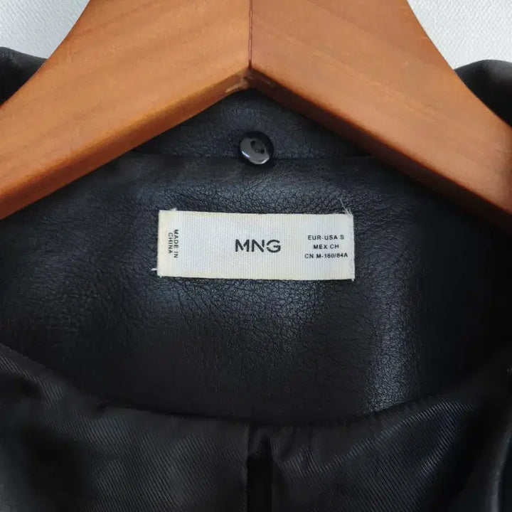 [SOLD OUT] MNG 블랙 인조 가죽 숏 자켓