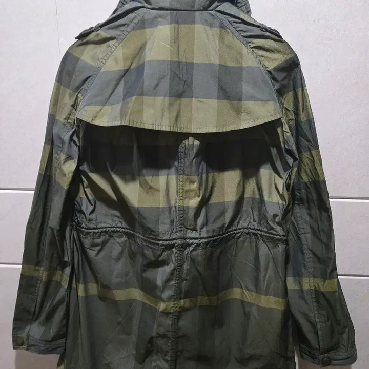 [SOLD OUT] 정품!버버리 여성 바람막이 55전.후
