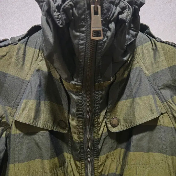 [SOLD OUT] 정품!버버리 여성 바람막이 55전.후