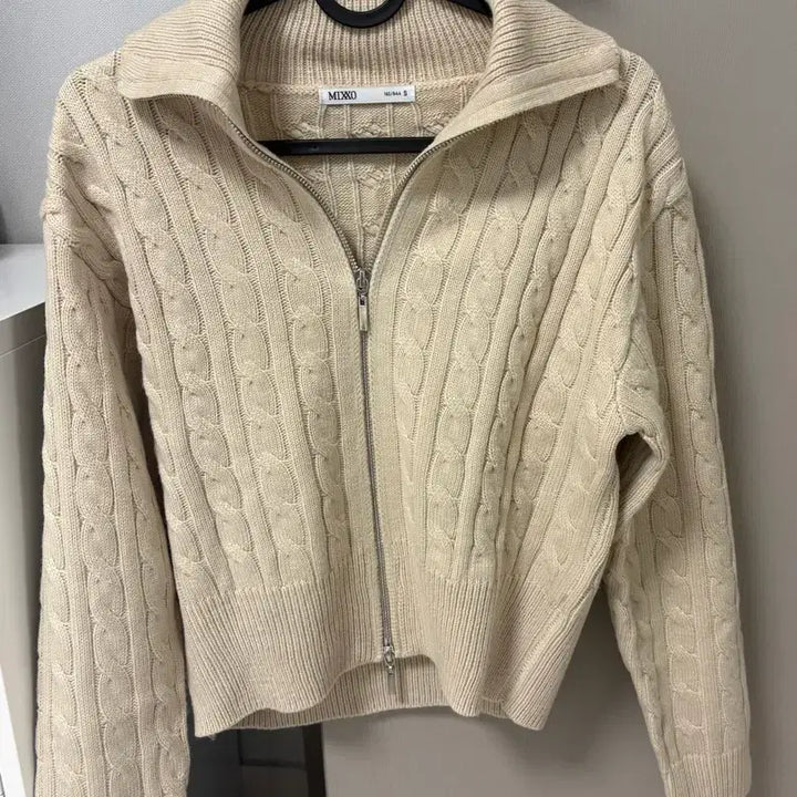 [BUNJANG] MICHAA Twist Knit Zip-Up Cardigan / 미쏘 꽈배기 니트 집업 가디건