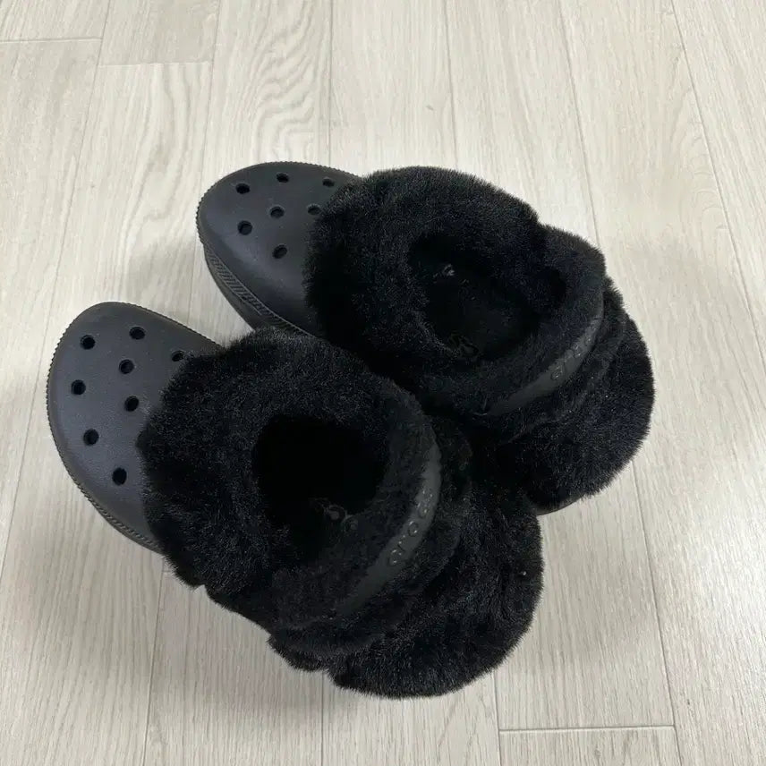 [BUNJANG] Crocs Classic Lined Clog Black W6 / 크록스 클래식 베이 라인드 클로그 블랙 w6