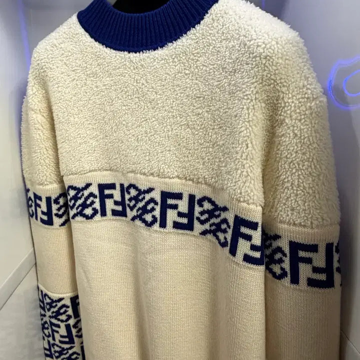 [BUNJANG] Fendi FF Logo Shearling Knit 52 / 펜디 FF로고 시어링 니트 52