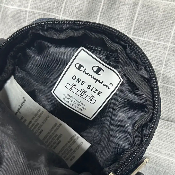 [BUNJANG] Champion Logo Mini Crossbody Bag Navy / 챔피온 로고 미니 크로스백 네이비