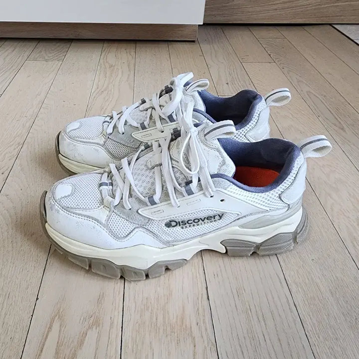 [BUNJANG] Discovery Sneakers 240 Size / 디스커버리 운동화 240사이즈