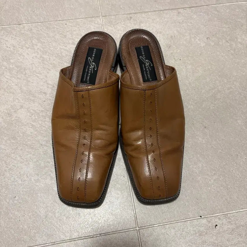 [BUNJANG] Vintage Leather Mule Shoes (270 Size) / 빈티지 레더 뮬 270사이즈 쿠반