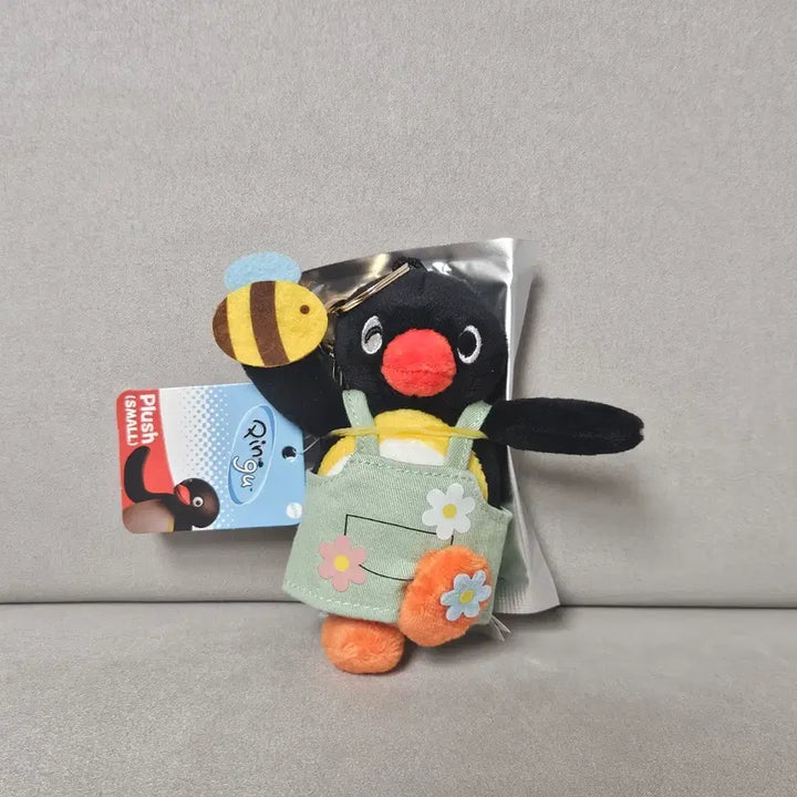 [BUNJANG] Pingu Apron Keychain Plush + Random Card Set / 앞치마 핑구 키링 인형 + 랜덤카드 세트