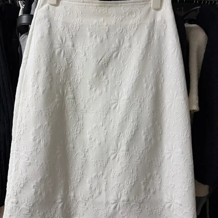 [SOLD OUT] 크렘므 하객룩 베이드 자가드 스커트 s