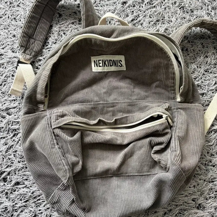 [BUNJANG] NEIKIDNIS Corduroy Backpack Gray / 네이키드니스 NEIKIDNIS 코듀로이 백팩 가방 회색