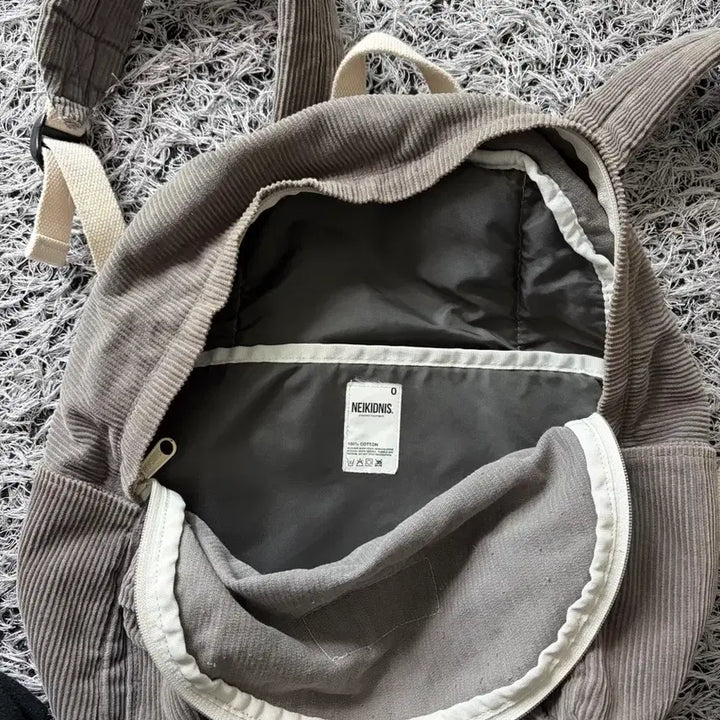 [BUNJANG] NEIKIDNIS Corduroy Backpack Gray / 네이키드니스 NEIKIDNIS 코듀로이 백팩 가방 회색