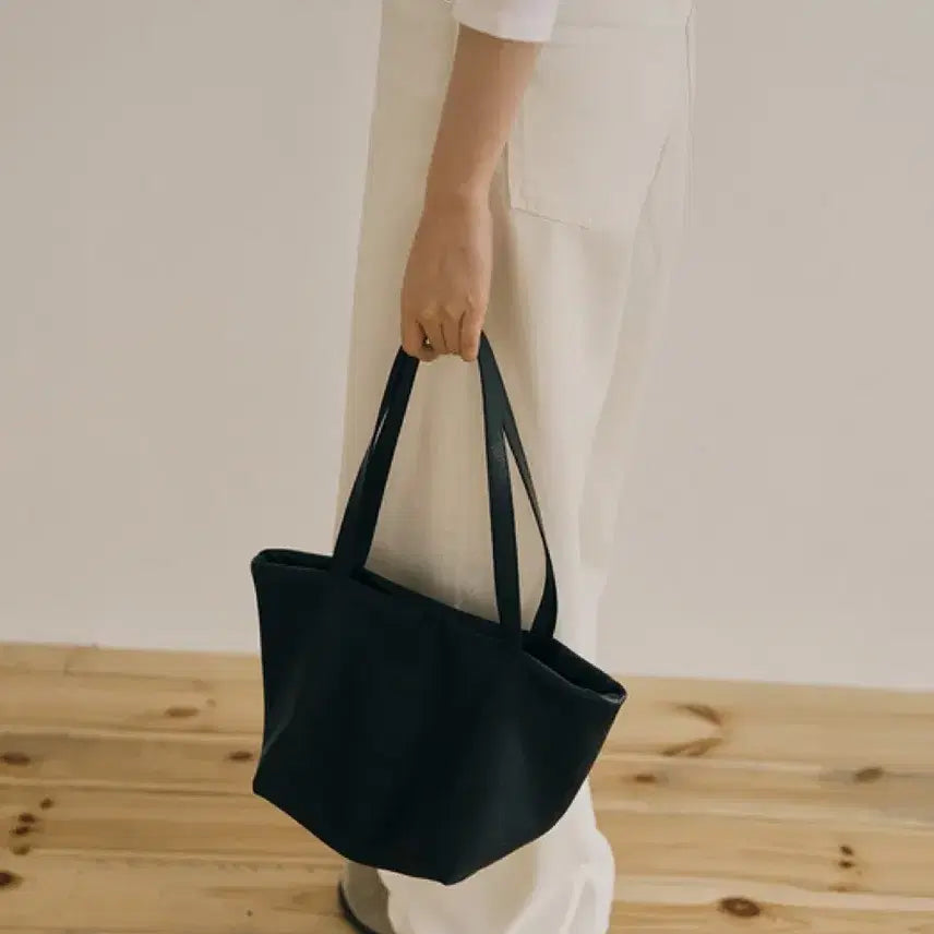 [BUNJANG] Fjällräven Mossbag Black Leather Handbag / 프주르 모쓰백