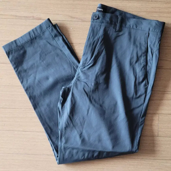 [BUNJANG] Theory Dark Gray Polyimide Trousers / 띠어리 바지