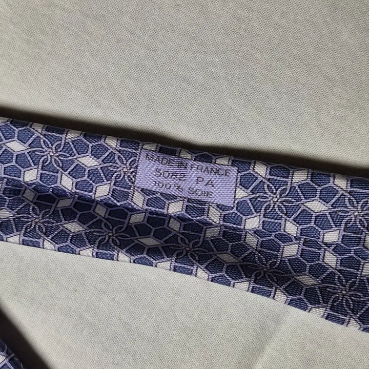 [BUNJANG] Hermès Blue Gray Hexagonal Diamond Pattern Silk Tie / 에르메스 블루그레이 육각격자 다이아패턴 실크 넥타이