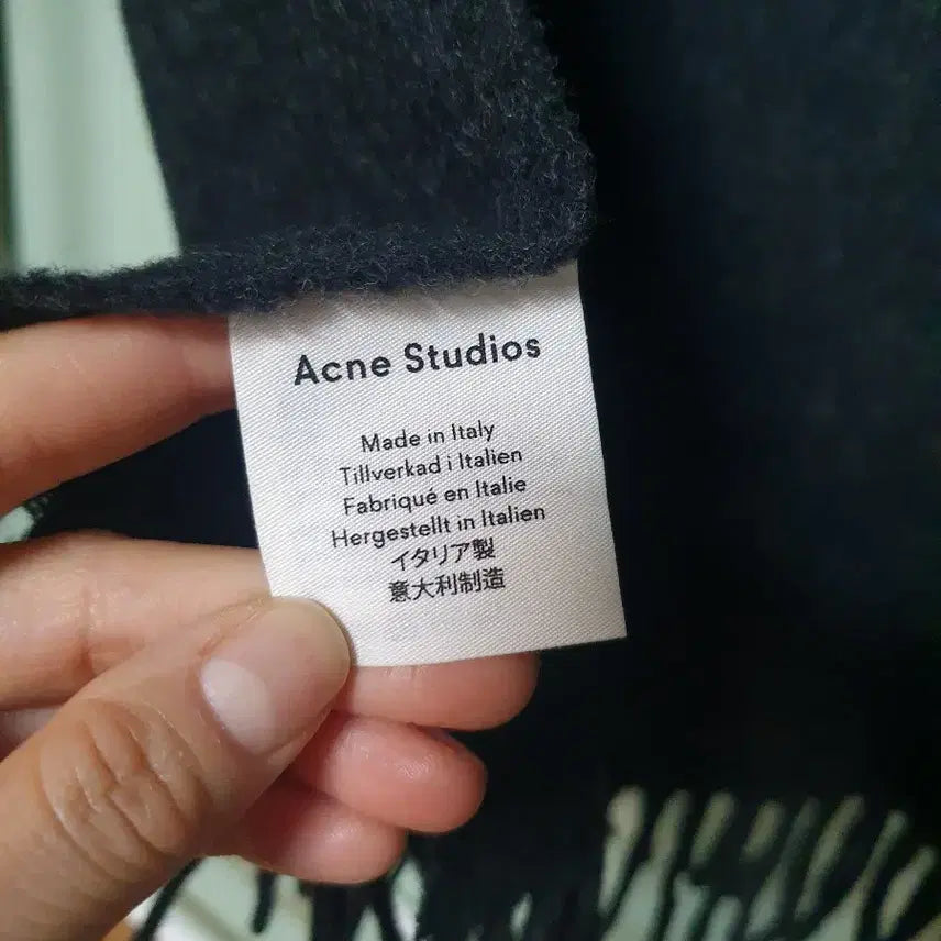 [BUNJANG] Acne Studios Wool Scarf / 아크네스튜디오 울 머플러