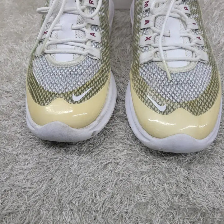 [BUNJANG] Nike Air Max Axis Sneakers / 구제짱짱맨 240 나이키 에어맥스 엑시스 스니커즈