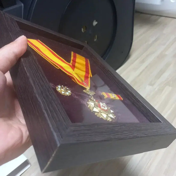 [BUNJANG] Blood Donation Gold Badge / 헌혈 금장