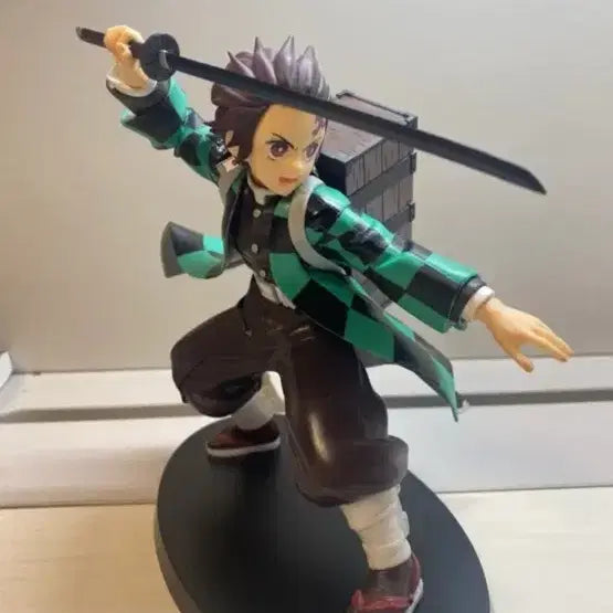 [BUNJANG] Demon Slayer Tanjiro Kamado Figure / 귀멸의 칼날 카마도 탄지로 피규어