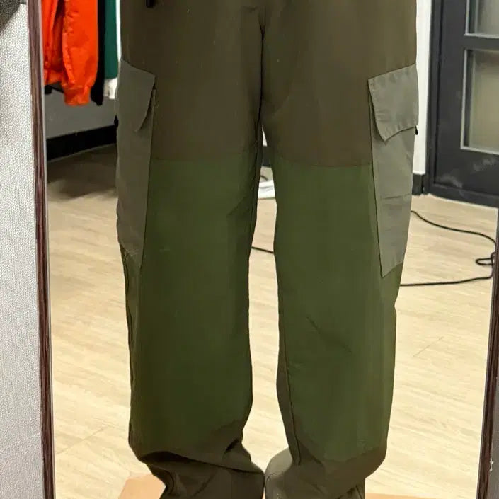 [BUNJANG] Critic Nylon Pants / 크리틱 나일론 바지