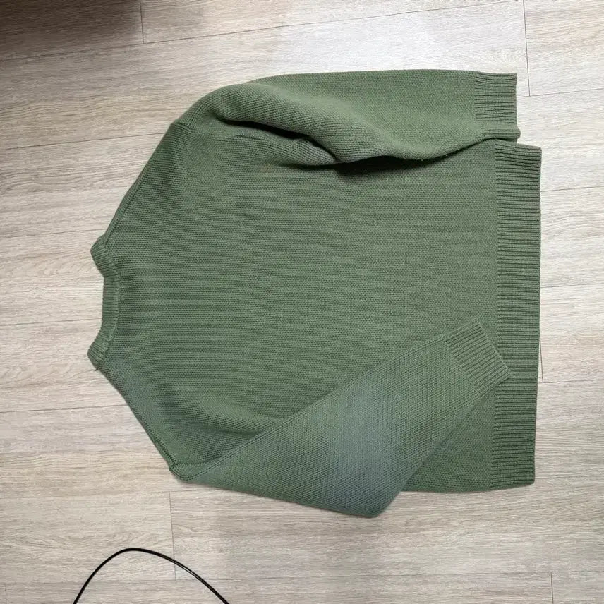[BUNJANG] Critic Khaki Knit Sweater / 크리틱 니트