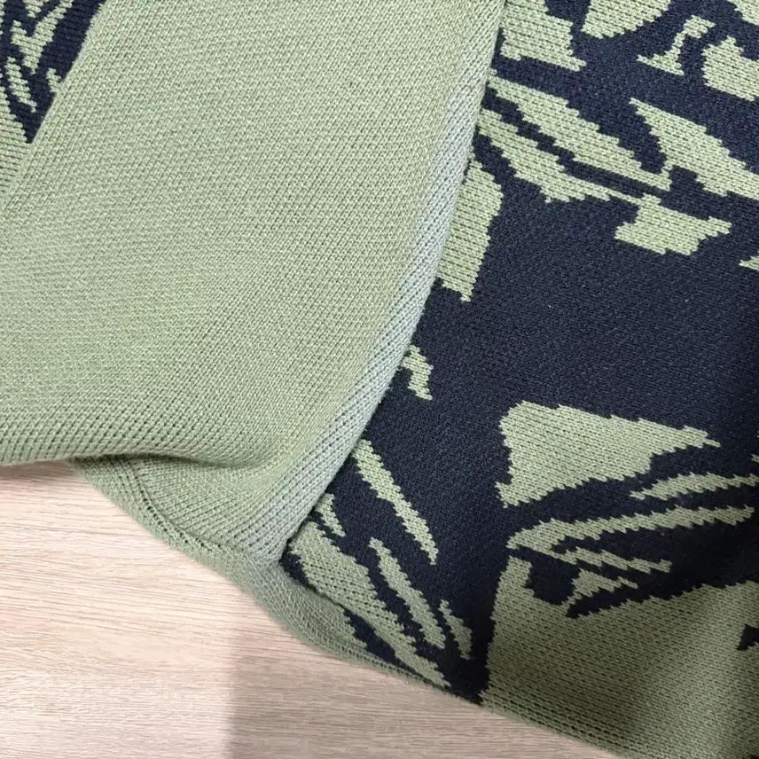 [BUNJANG] Critic Khaki Knit Sweater / 크리틱 니트