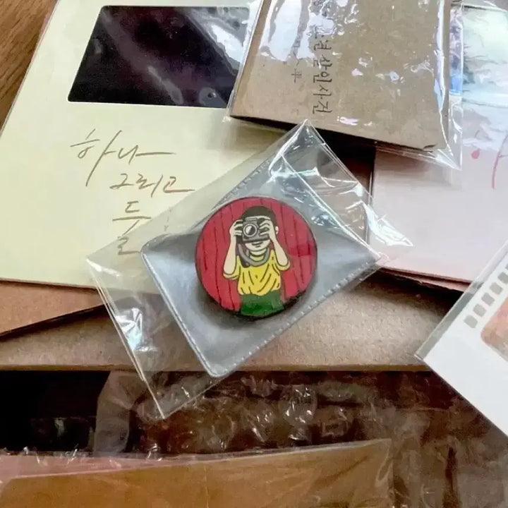 [SOLD OUT] 하나 그리고 둘 포토북 뱃지 에드워드양 영화 하그둘 필름포스트카드 엽서