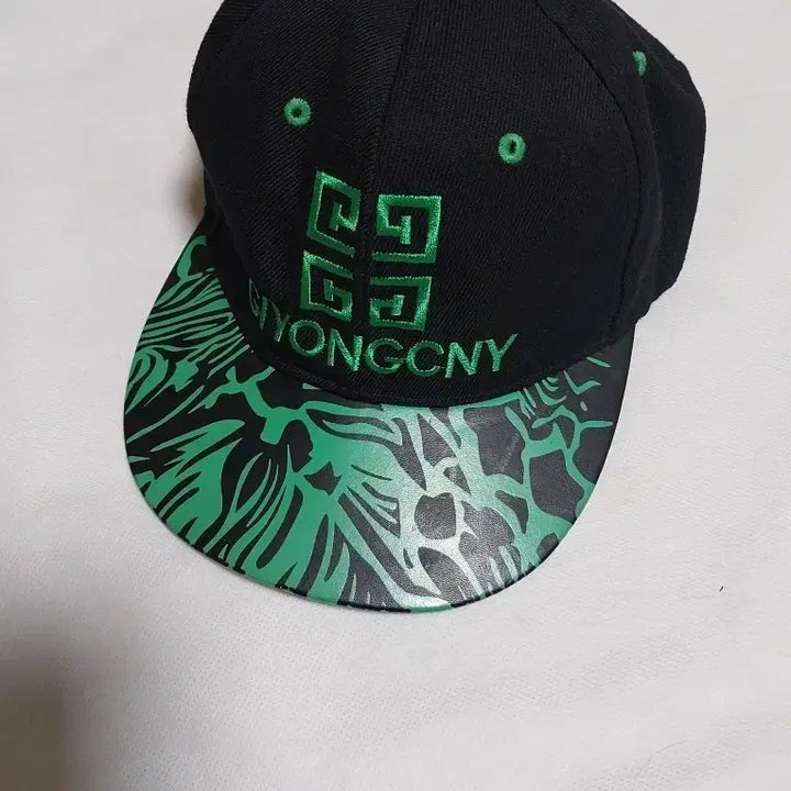 [BUNJANG] Black/Green Pattern Snapback Hat / 블랙/그린 패턴 스냅백 모자 프리