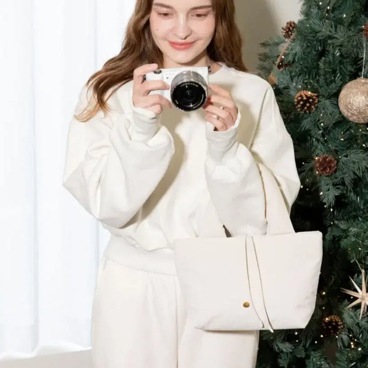 [BUNJANG] Usendy Mellow Padded Tote Bag (Ivory) / 유센디 멜로우 패딩 토트백 아이보리(정가6.2)