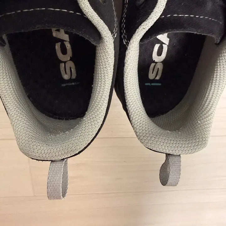 [BUNJANG] Scarpa Mojito Black Hiking Shoes / [39] 스카르파 모히토 블랙 등산화