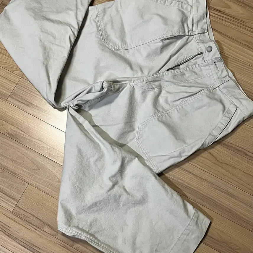 [SOLD OUT] (82) 유니클로U 베이커 팬츠