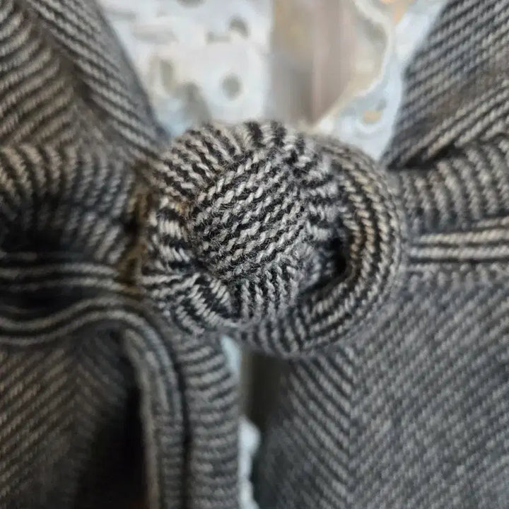 [BUNJANG] Herringbone Pearl Detail Crop Jacket / 헤링본 진주 장식 크롭 자켓