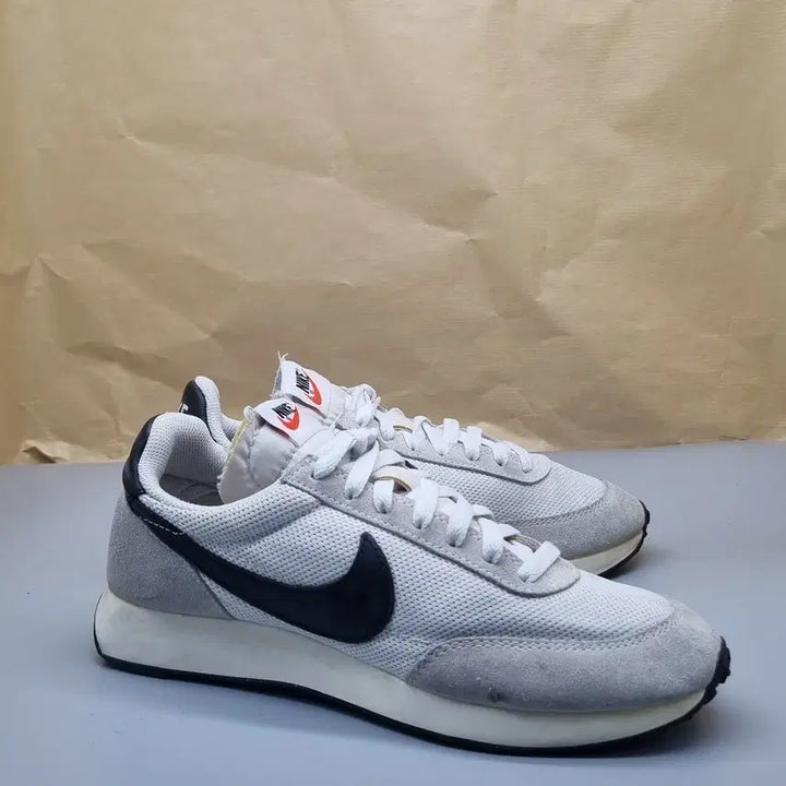 [BUNJANG] Nike Tailwind 79 Sneakers 255 / 나이키 테일윈드79 운동화255