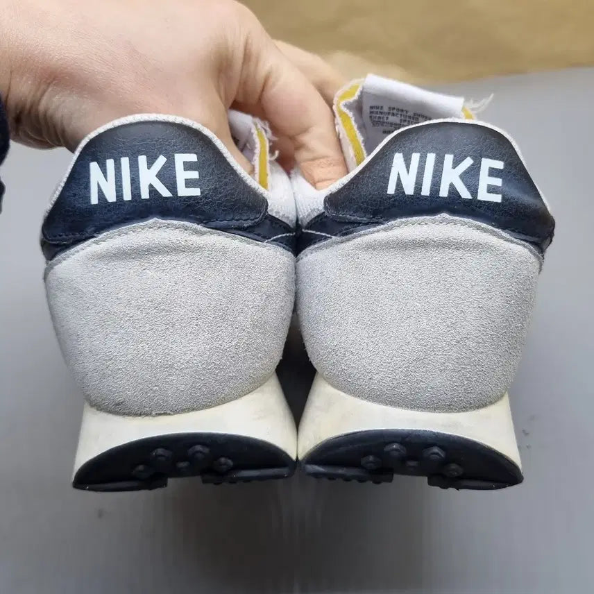 [BUNJANG] Nike Tailwind 79 Sneakers 255 / 나이키 테일윈드79 운동화255