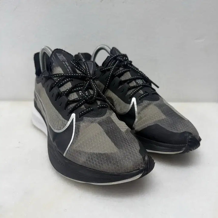 [BUNJANG] Nike Air Zoom Gravity Running Shoes / (250)나이키 운동화 에어 줌 그래비티 런닝화