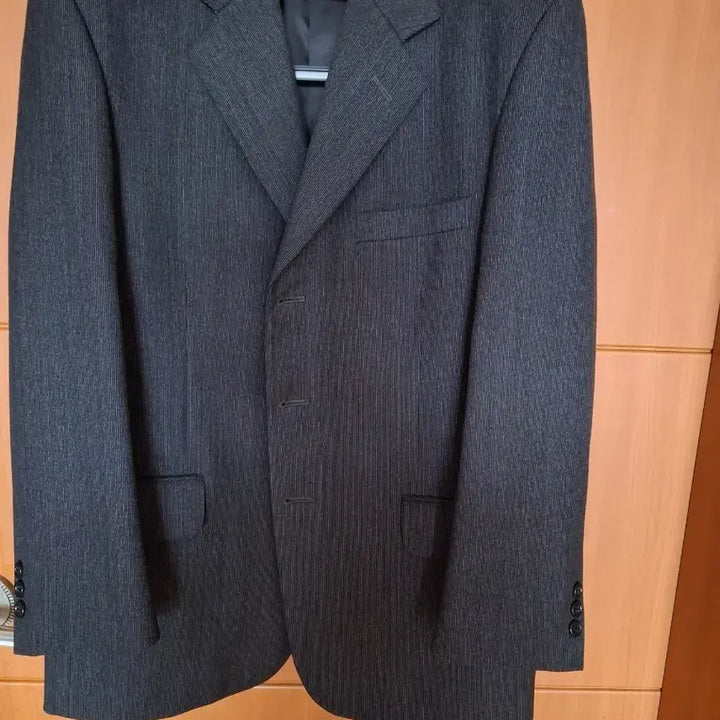 [BUNJANG] Rogatis Striped Suit Jacket Black / 스트라이프 정장 자켓 블랙