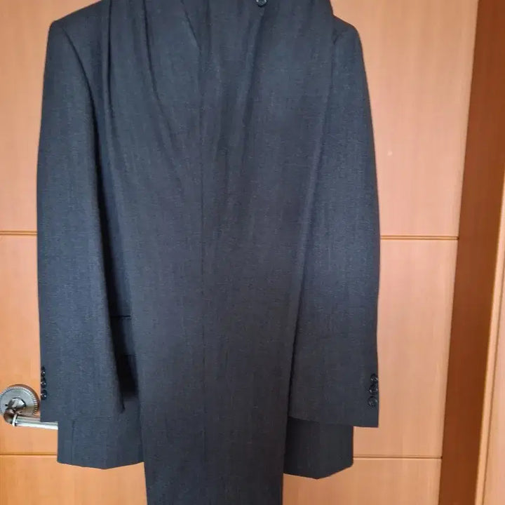[BUNJANG] Rogatis Striped Suit Jacket Black / 스트라이프 정장 자켓 블랙