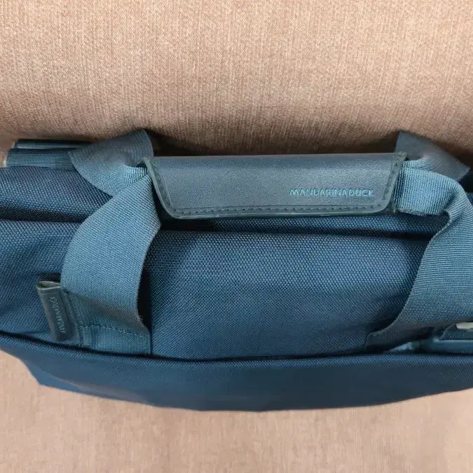 [BUNJANG] Mandarinaduck Navy Fabric Laptop Briefcase / 만다리나덕 네이비 컬러 패브릭 노트북 브리프케이스