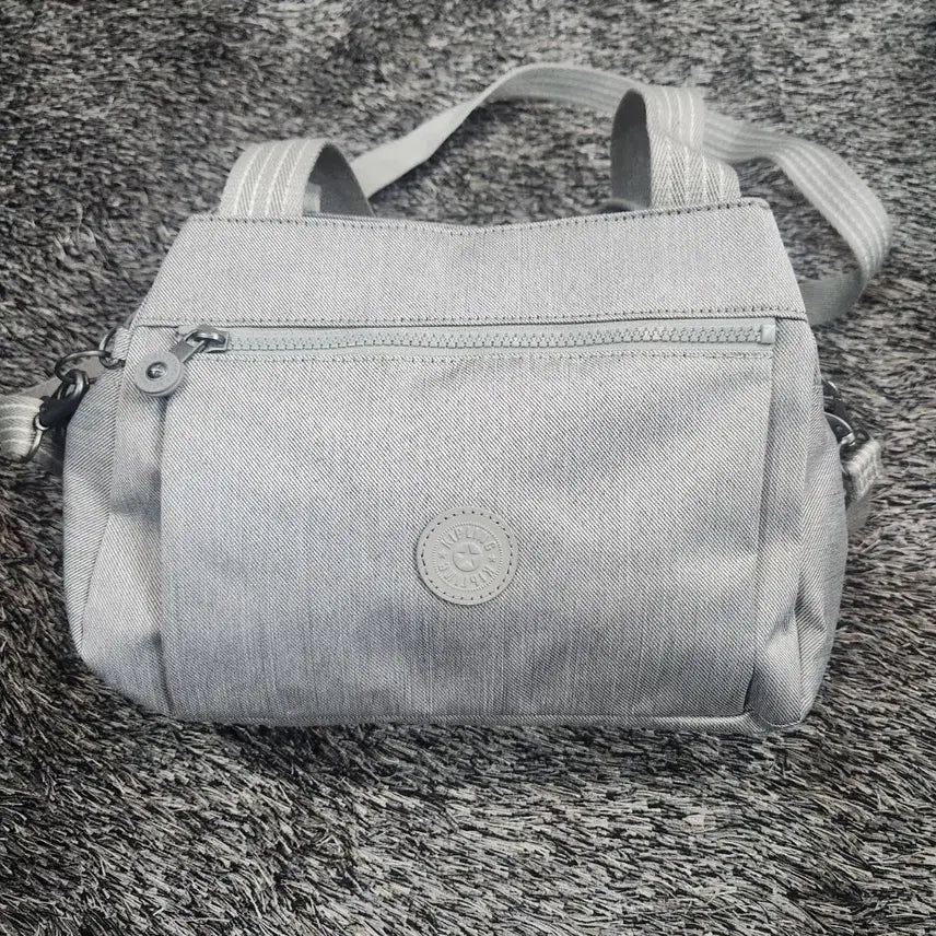 [BUNJANG] Kipling Silver Tote Bag Shoulder Bag / 키플링 은색 토트백 겸 숄더백. 새상품
