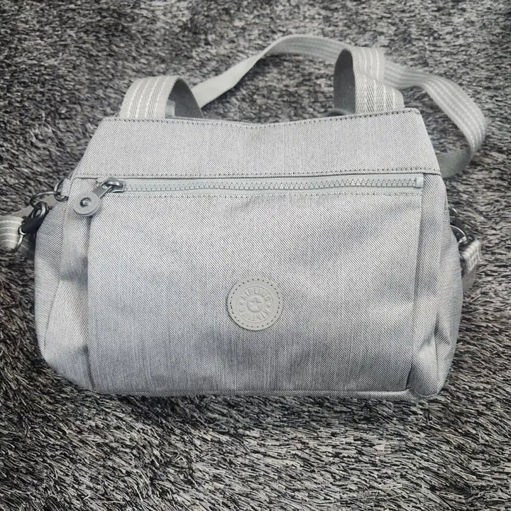 [BUNJANG] Kipling Silver Tote Bag Shoulder Bag / 키플링 은색 토트백 겸 숄더백. 새상품