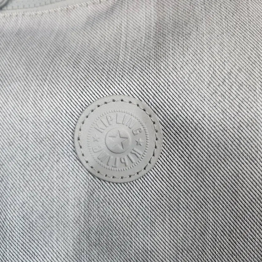 [BUNJANG] Kipling Silver Tote Bag Shoulder Bag / 키플링 은색 토트백 겸 숄더백. 새상품