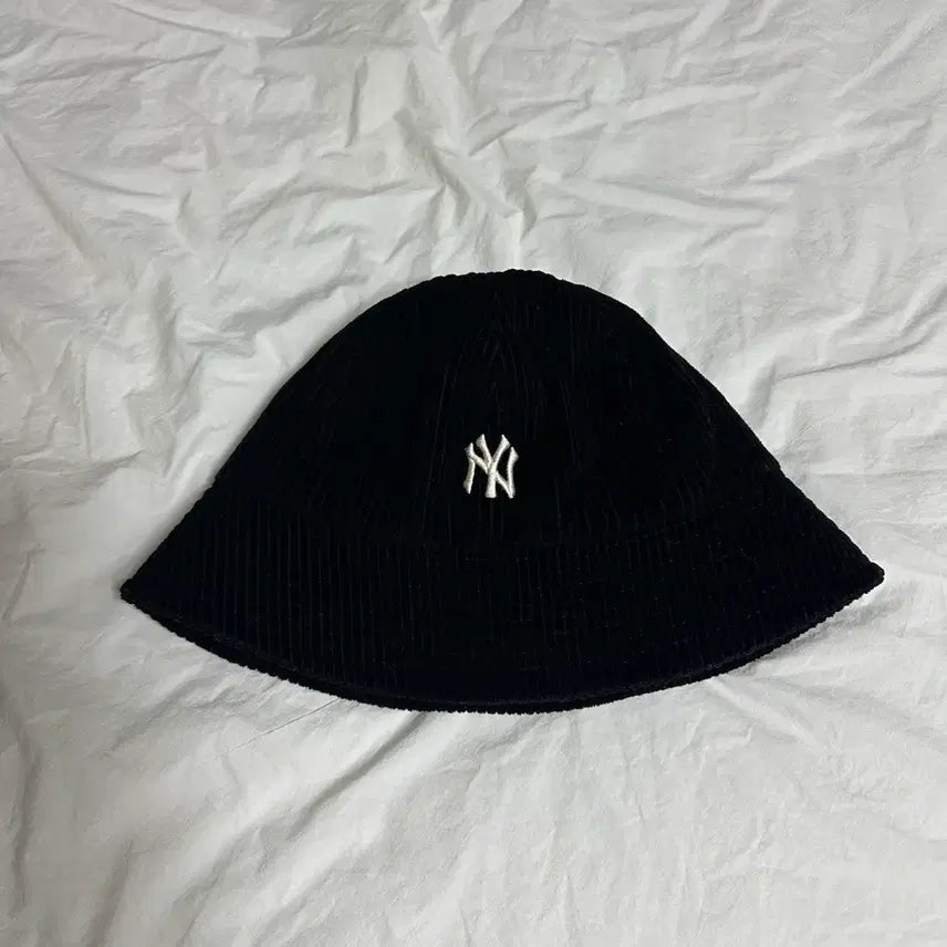 [BUNJANG] New Era Black Corduroy Bucket Hat / 뉴에라 블랙 코듀로이 버킷햇
